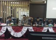 Rapat gabungan komisi DPRD Tanah Bumbu membahas kesepakatan ganti rugi lahan warga Desa Sebamban Baru bersama pihak terkait