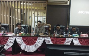 Rapat gabungan komisi DPRD Tanah Bumbu membahas kesepakatan ganti rugi lahan warga Desa Sebamban Baru bersama pihak terkait