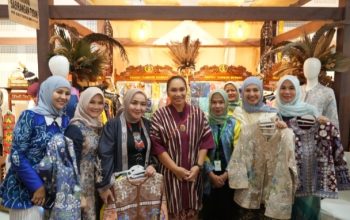 Stan UMKM Persit KCK PD XXII/Tambun Bungai dalam kegiatan Persit Bisa 2 di Jakarta pada peringatan HUT ke-80 Persit Kartika Chandra Kirana.