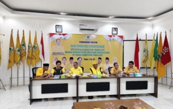 Pengurus DPD Partai Golkar Tanah Laut mengikuti rapat koordinasi dan konsolidasi internal di Aula DPD Golkar Pelaihari.