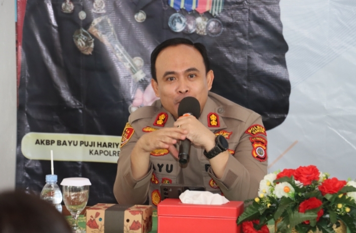 Kapolres Bantul berbicara di depan awak media soal pengamanan Iduladha.