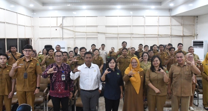 Foto bersama peserta sosialisasi PPID di Aula Perkimhub Pulang Pisau.