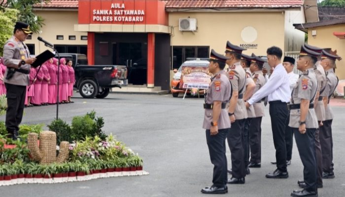 Kapolres Kotabaru Pimpin Sertijab Enam Pejabat Utama dan Kapolsek