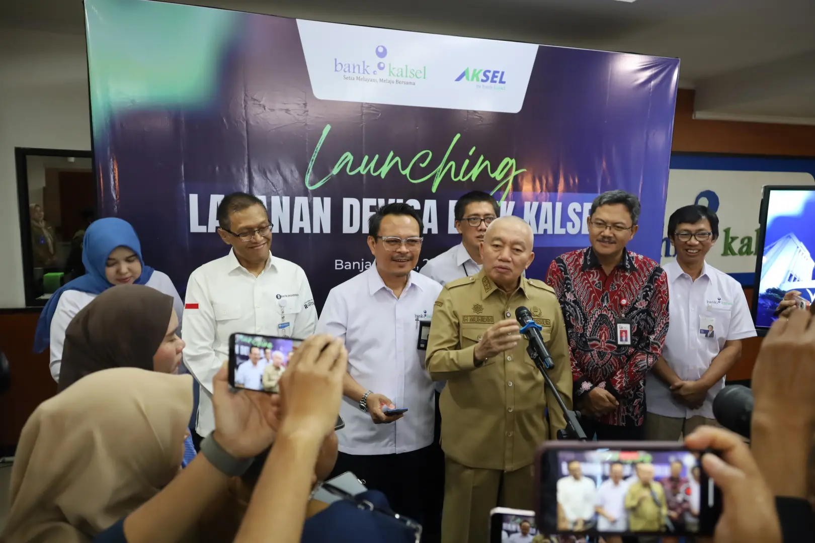 Gubernur Kalsel resmikan Bank Kalsel sebagai Bank Devisa.