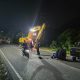 Hindari Dump Truk Rusak, Truk Trailer Muatan Semen Masuk Kebun Karet di Padang Panjang