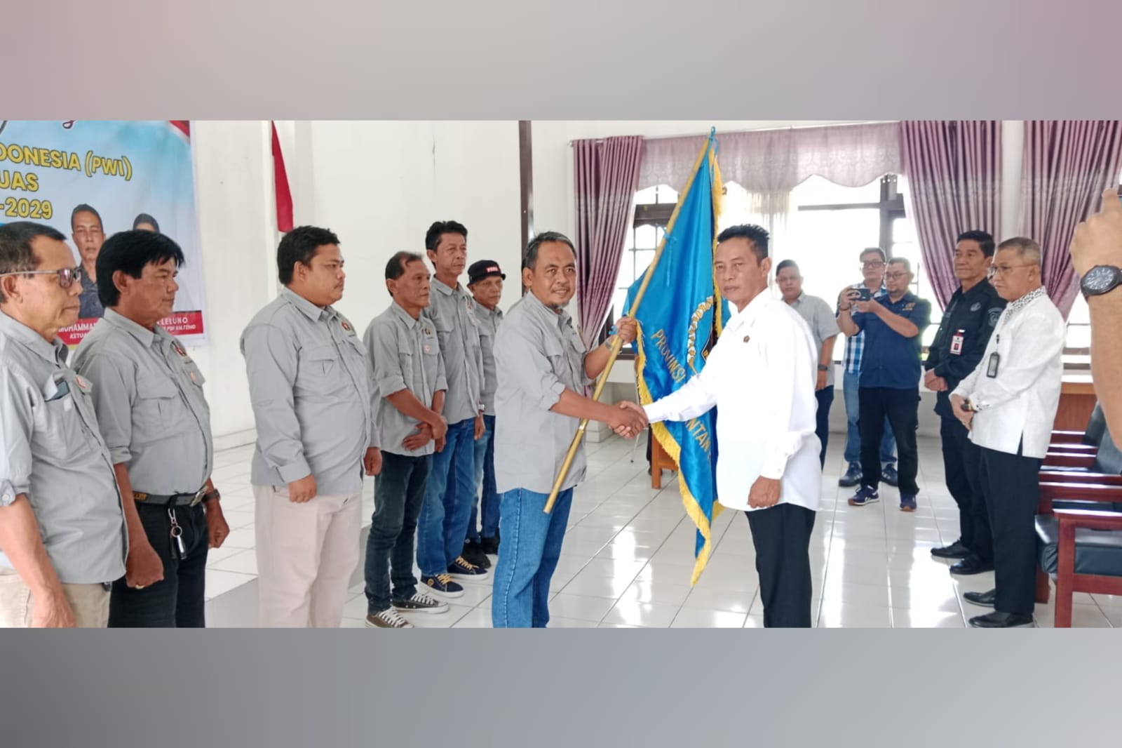 Ket Foto: Prosesi pelantikan pengurus PWI Kabupaten Kapuas periode 2026–2029, Rabu (3/6/2026) di Aula Kantor PWI Kalimantan Tengah. Foto IST