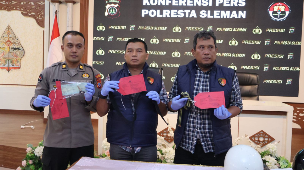 Polisi tunjukkan barang bukti pengeroyokan Seyegan Sleman