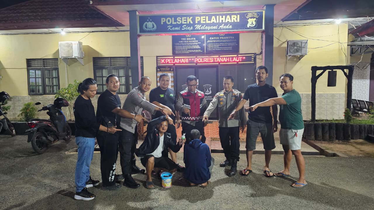 Kapolsek Pelaihari tunjukkan barang bukti sabu