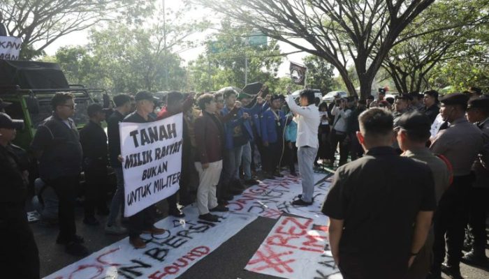 Warga Sidomulyo Demo Soal Sengketa Lahan, DPRD Kalsel Janji Mediasi