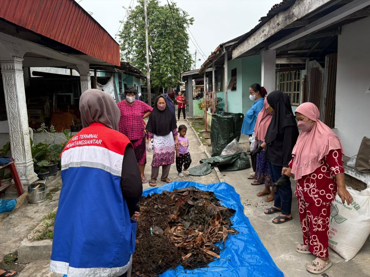 Warga Dumai panen ikan nila hasil program bioflok Pertamina