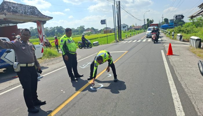 Pemotor Tewas Kecelakaan di Jalan Pakem-Kalasan, Diduga Gagal Menyalip
