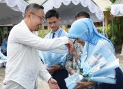 Ketua TP PKK Kotabaru di perpisahan SMPN 1 Kotabaru