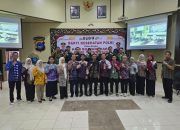 Foto bersama bakti kesehatan Polres HSU.