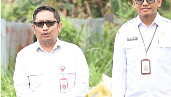 Respons Cepat Keluhan Warga, Pemkab Tanah Laut Bersihkan Tumpukan Sampah di Belakang Kuburan Muslimin