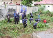 Gotong royong bersihkan sungai di Marabahan.