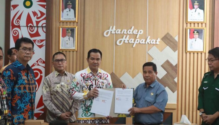 Pemkab Pulang Pisau Teken MoU dengan Yayasan Tambuhak Sinta dan STMIK Banjarmasin
