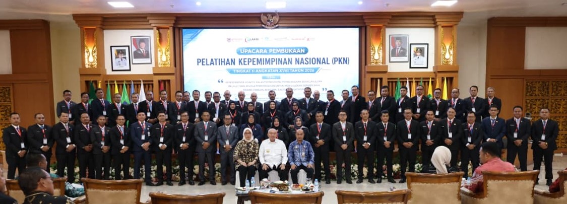 Foto bersama PKN Tingkat II di Banjarbaru.