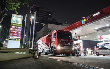 SPBU Pertamina dengan tulisan Pertalite tersedia.