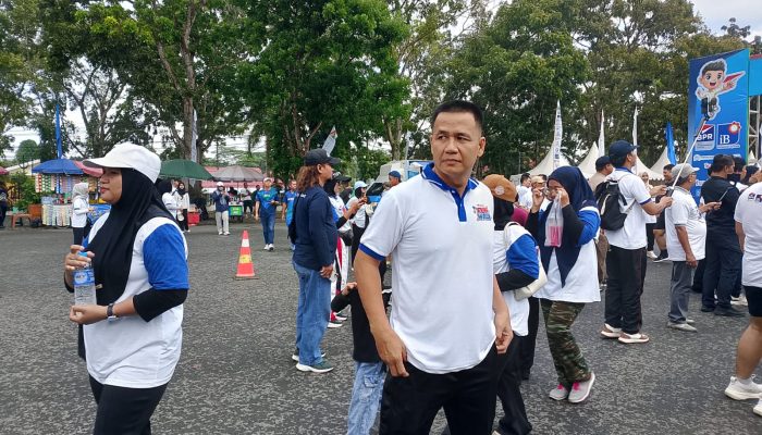 Kapolsek Pelaihari Jalan Santai Bareng 1.000 Warga