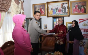 Kapolres Batola anjangsana ke purnawirawan.