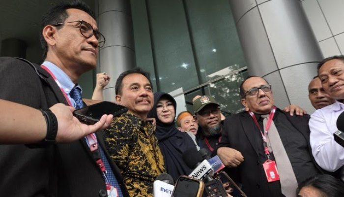 Kejari Jaksel Kabulkan Penangguhan Penahanan Roy Suryo dan Dokter Tifa