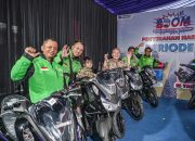 Penyerahan hadiah motor BOOM Pertamina