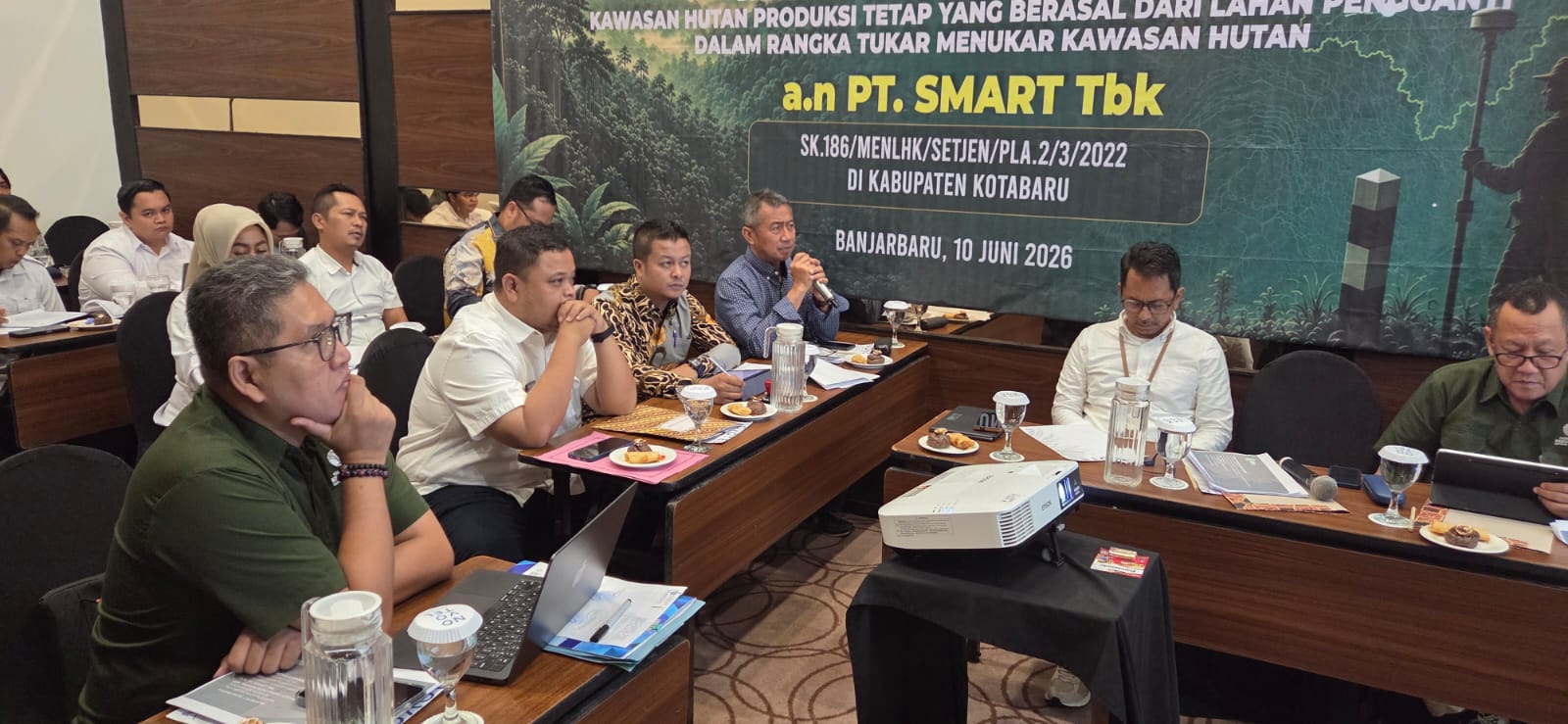 Rapat penataan batas lahan PT SMART Tbk di Banjarbaru.