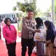 Kapolres Batola Pimpin Penyaluran Bansos untuk Warga Ulu Benteng dan Karya Baru