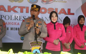 Kapolres Balangan lepas bantuan sosial.