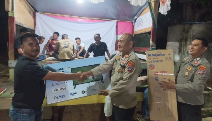 Polsek Pulau Sembilan Gelar Lomba Domino, Warga dan Polisi Adu Strategi