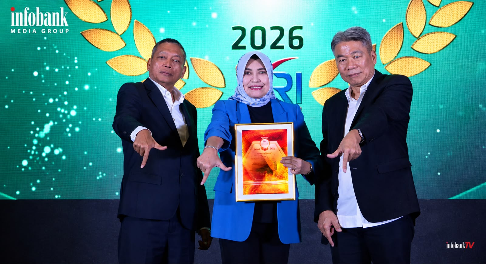 Direktur Kepatuhan Bank Kalsel, Mitra Damayanti, menerima penghargaan Infobank-MRI Banking Service Excellence Appreciation 2026 di Jakarta.