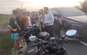 Enam motor berjejer di halaman Mapolsek Tanjung.