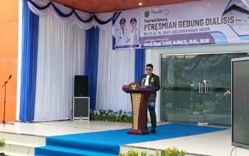 Bupati Tanah Bumbu Andi Rudi Latif berpidato di peresmian Gedung Dialisis RSUD dr Andi Abdurrahman Noor