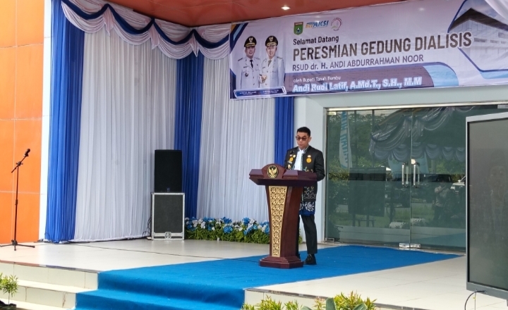 Bupati Tanah Bumbu Andi Rudi Latif berpidato di peresmian Gedung Dialisis RSUD dr Andi Abdurrahman Noor
