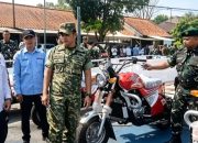 Kodim Majalengka Serahkan 80 Truk dan 42 Becak Motor ke Koperasi Desa