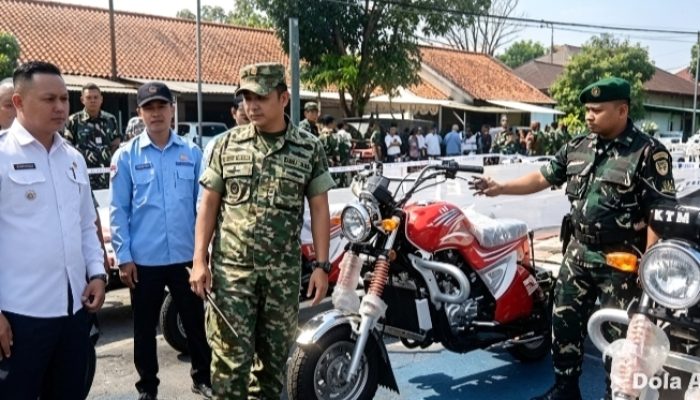Kodim Majalengka Serahkan 80 Truk dan 42 Becak Motor ke Koperasi Desa
