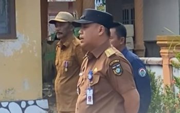 Camat Panyipatan pimpin apel pagi bersama perangkat desa.