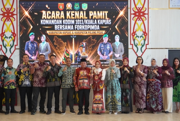 Foto bersama Wabup, Dandim lama dan baru, serta Forkopimda.