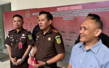 Kajari Tabalong konferensi pers kasus korupsi IUP