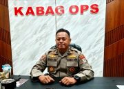 Kabag Ops Polres Kotabaru memberi imbauan kamtibmas ke awak media.