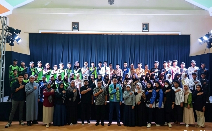 Foto bersama peserta teater Kotabaru.