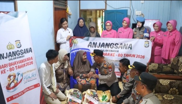 Polres Tabalong Gelar Anjangsana ke Purnawirawan dan Warakawuri, Semarakkan Hari Bhayangkara ke-80