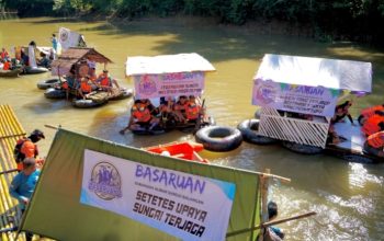 BASARUAN 4 bersihkan Sungai Balangan