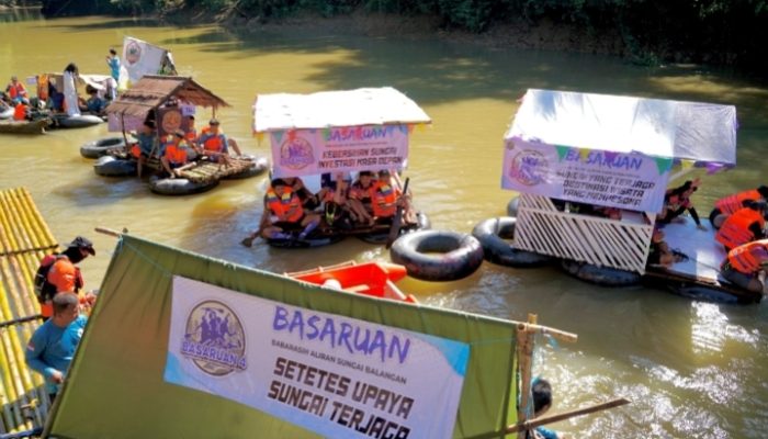Komunitas Jelajah Balangan Gelar BASARUAN 4, Bersihkan Sungai & Tanam 100 Pohon