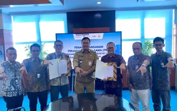 Penandatanganan PKS KUR Bank Kalsel dan Jamkrida.