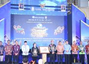 Wakil Bupati Pulang Pisau meninjau stan UMKM di Duta Mall Palangka Raya.