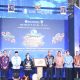 Wakil Bupati Pulang Pisau meninjau stan UMKM di Duta Mall Palangka Raya.