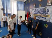 Penyerahan perlengkapan pelatihan barber secara simbolis kepada warga binaan Rutan Kelas IIB Pelaihari oleh Pemerintah Kabupaten Tanah Laut.