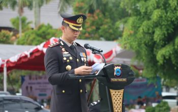 Kapolres Tabalong memimpin upacara peringatan Hari Bhayangkara ke-80 di Pendopo Bersinar, Kabupaten Tabalong.