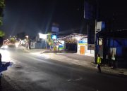 Lokasi kecelakaan di Jalan Jogja-Solo Km 10,5, Berbah, Sleman, yang menewaskan seorang pengendara sepeda motor saat petugas melakukan olah TKP.